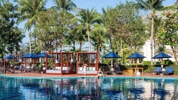 Outdoor pool, pool umbrellas, sun loungers