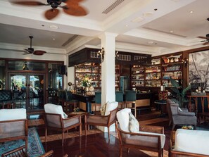 2 bars/lounges, swim-up bar, poolside bar - Sofitel Krabi Phokeethra Golf & Spa Resort (Krabi)