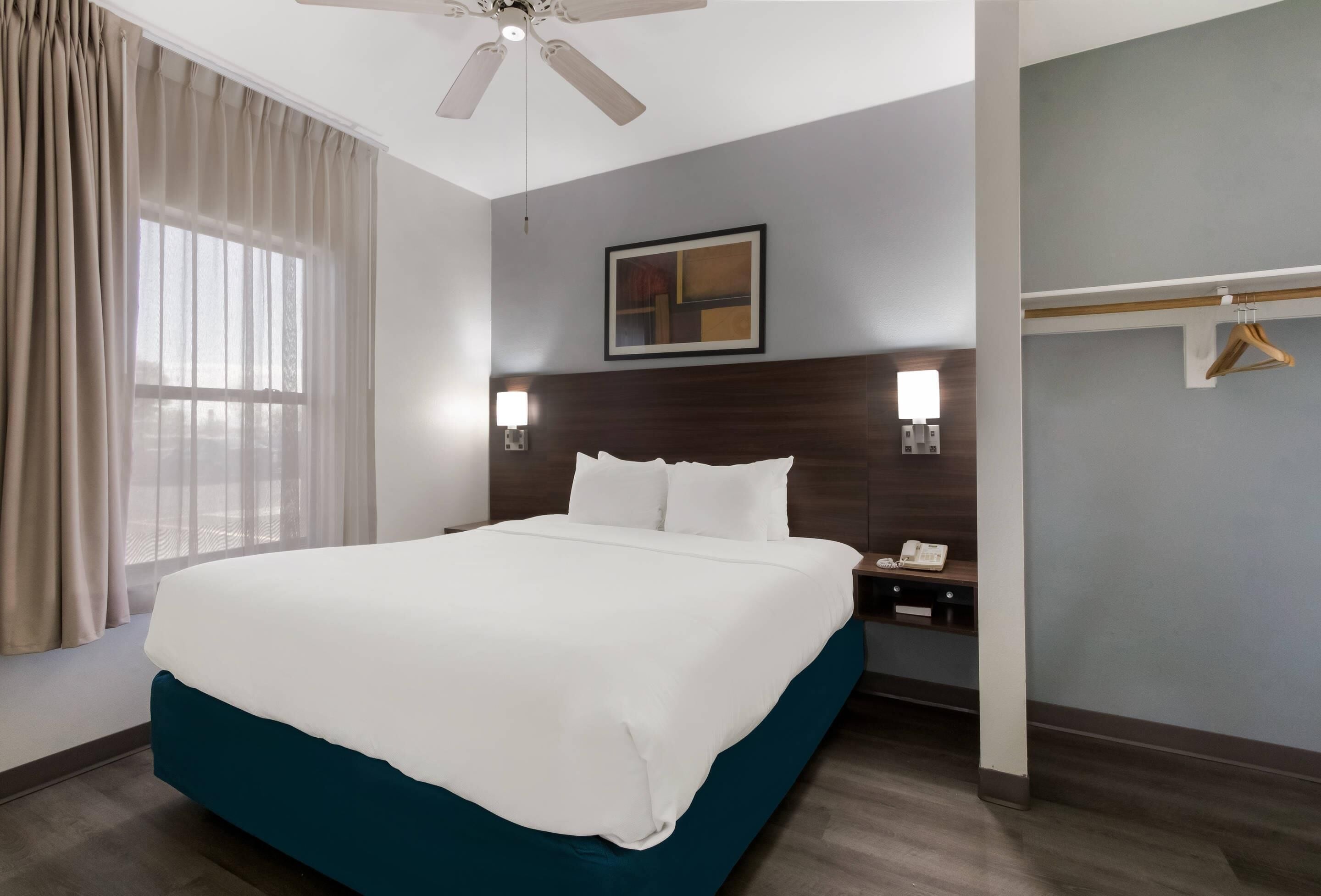 Suite, 1 King Bed with Sofa bed, Non Smoking | Pillowtop beds, desk, blackout drapes, iron/ironing board