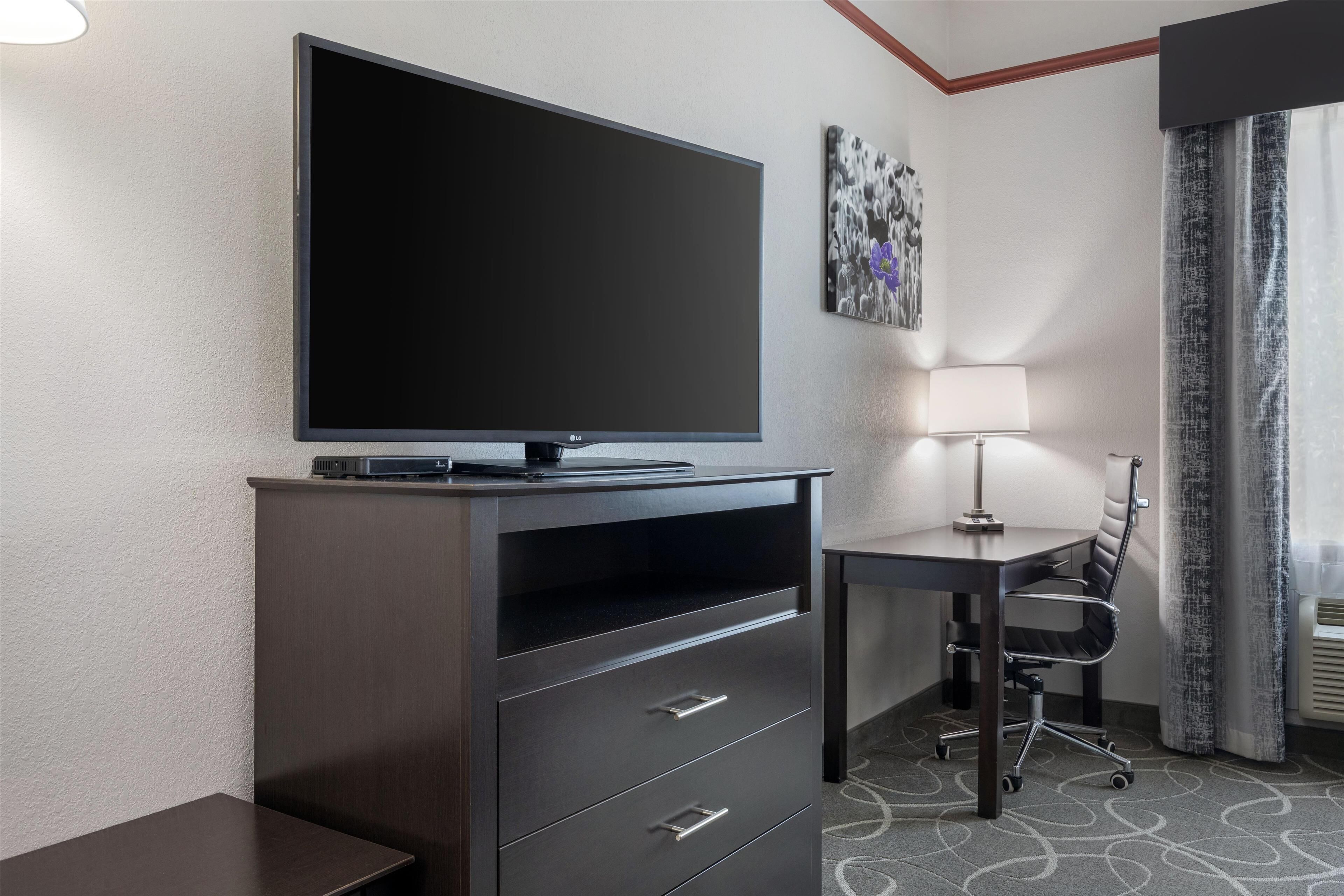 standard room, 1 king bed, non smoking, refrigerator & microwave | pillow-top beds, desk, laptop workspace, iron/ironing board