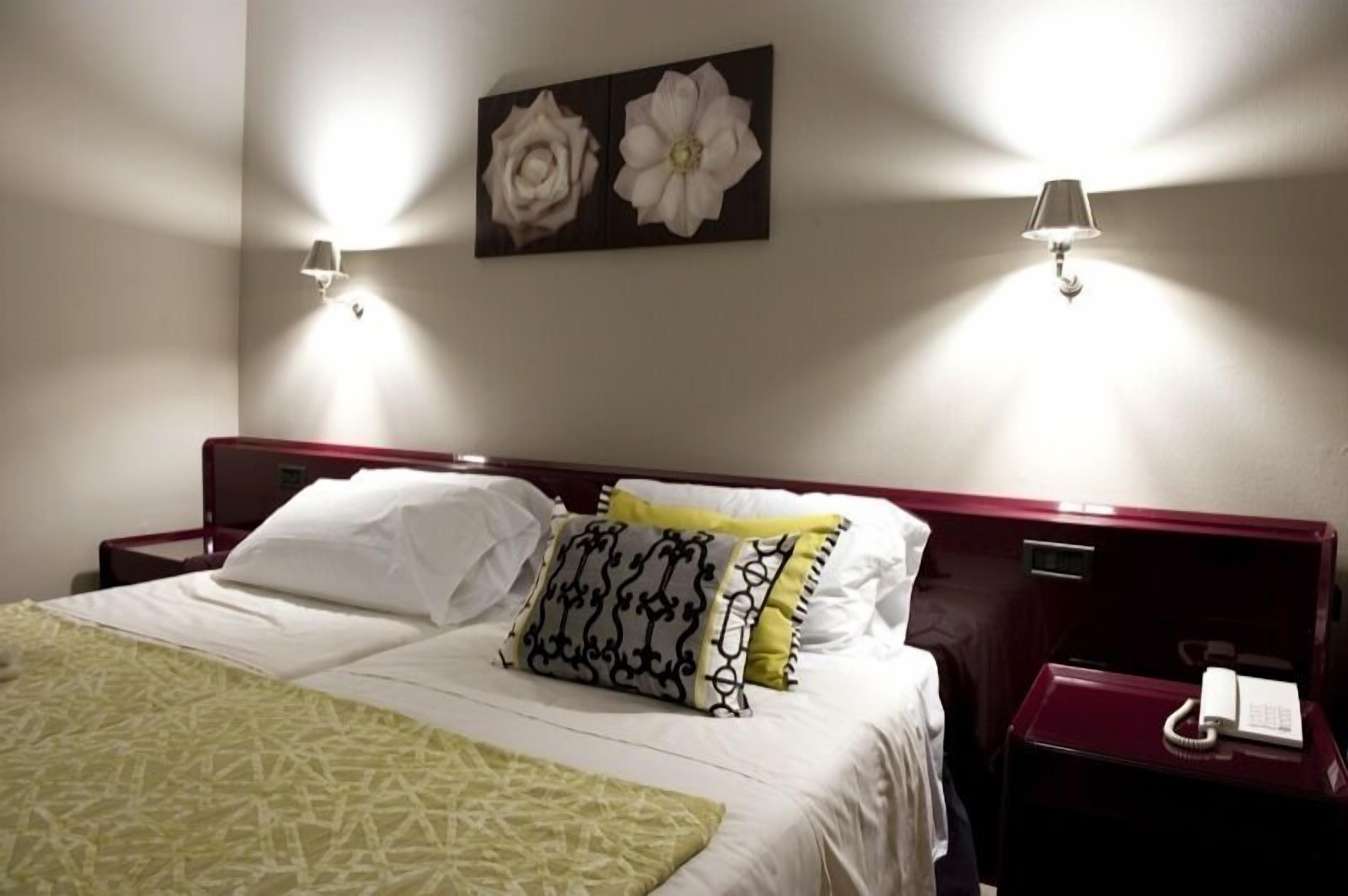 standard double room | minibar, in-room safe, desk, soundproofing