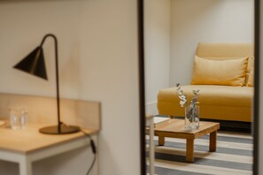 Superior Deluxe Room | Escritorio, insonorización, wifi gratis y ropa de cama 
