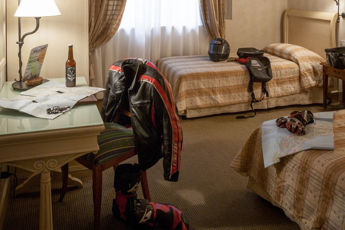 ผ้าปูที่นอนฝ้ายอียิปต์, เครื่องนอนระดับพรีเมียม, มินิบาร์, โต๊ะทำงาน