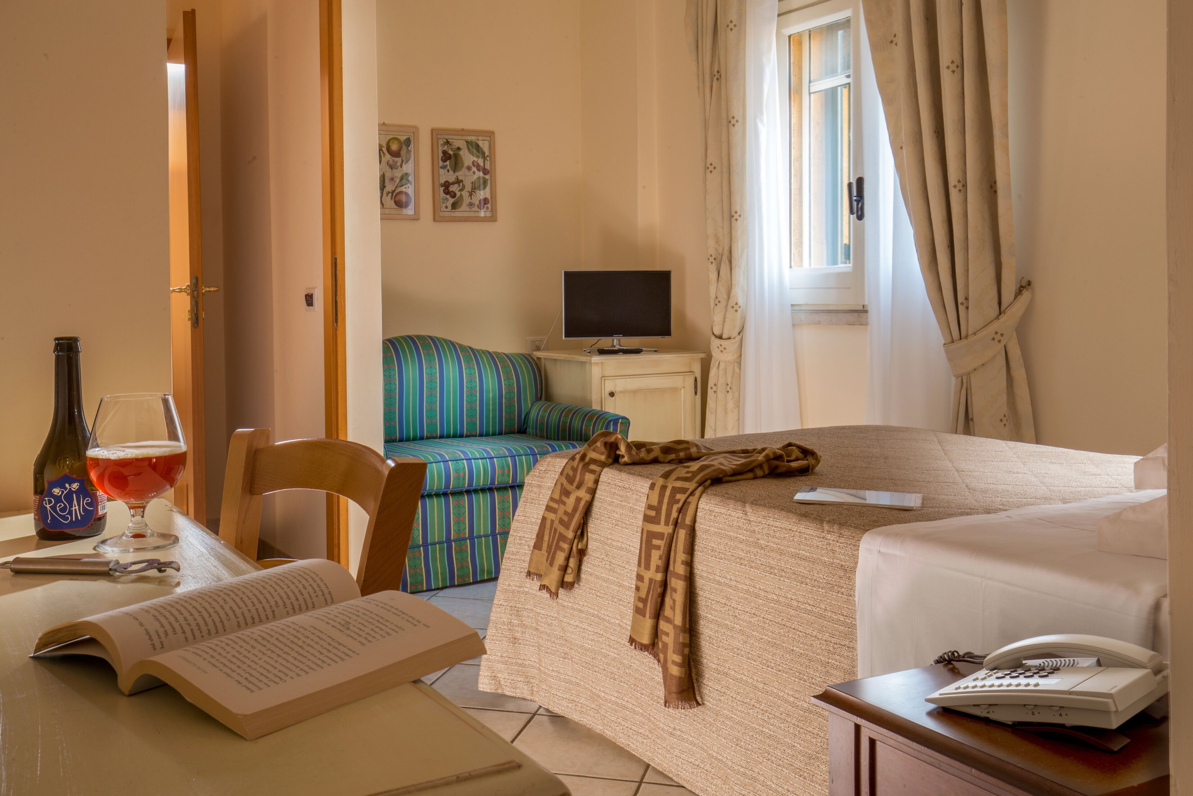 single room | 1 bedroom, egyptian cotton sheets, premium bedding, minibar