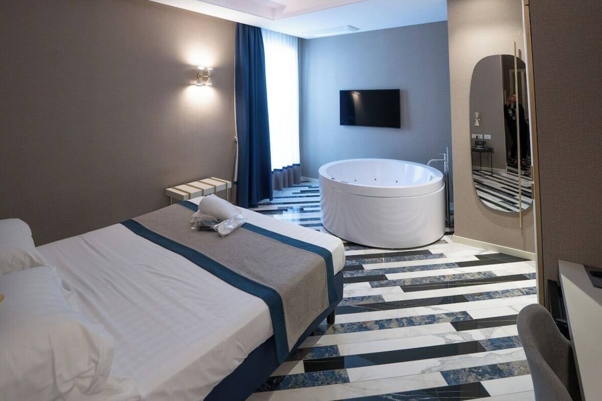 Minibar, in-room safe, desk, blackout drapes