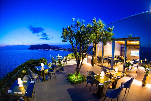 2 restaurants, breakfast, lunch, dinner served; Mediterranean cuisine