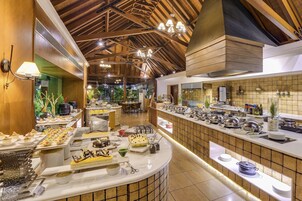 Café da manhã inglês grátis todos os dias