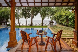Presidential, Pool View | Lake view - The Zuri Kumarakom Kerala Resort & Spa (Kottayam)