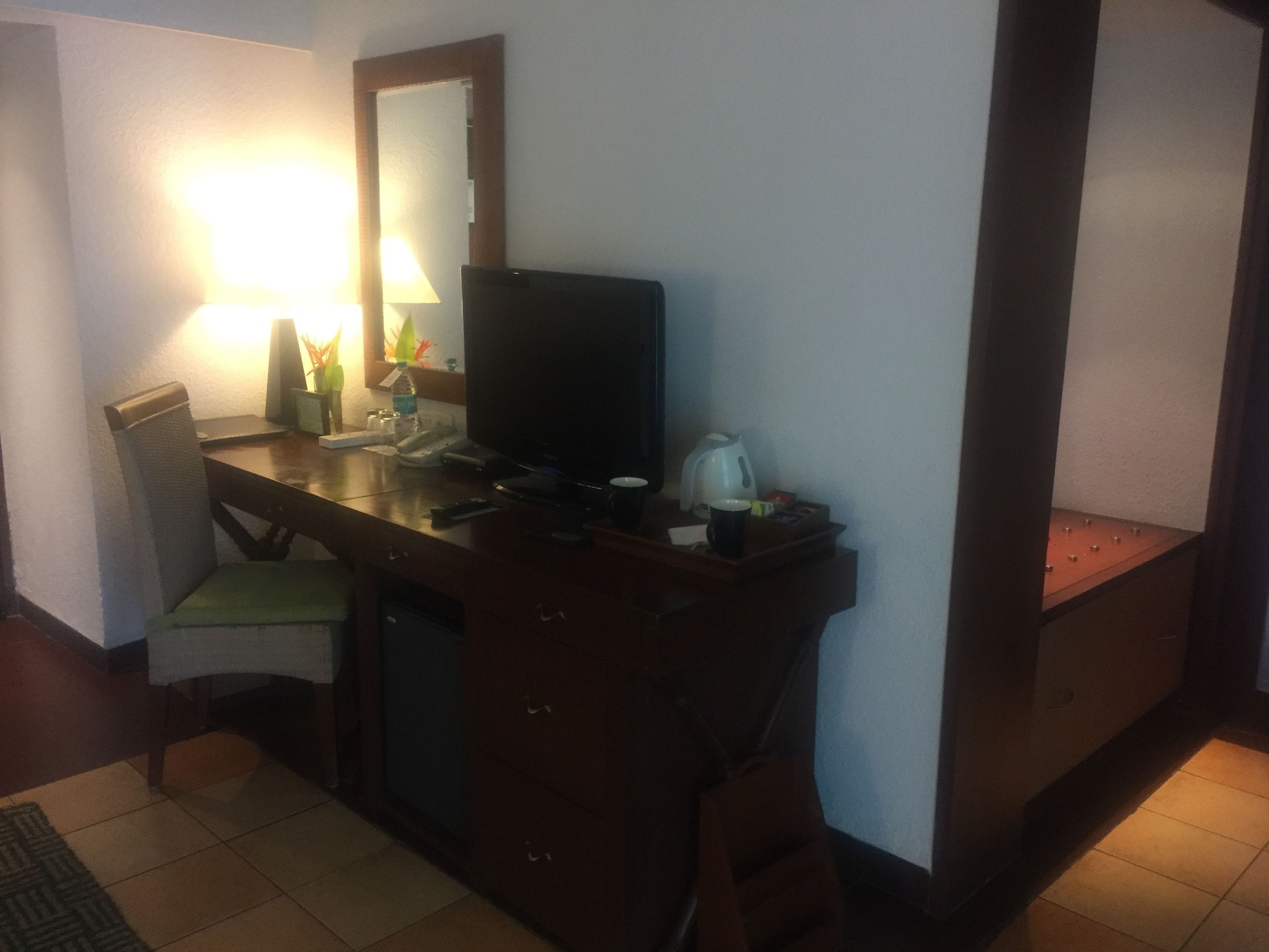 zuri lagoon room | 1 bedroom, egyptian cotton sheets, premium bedding, select comfort beds