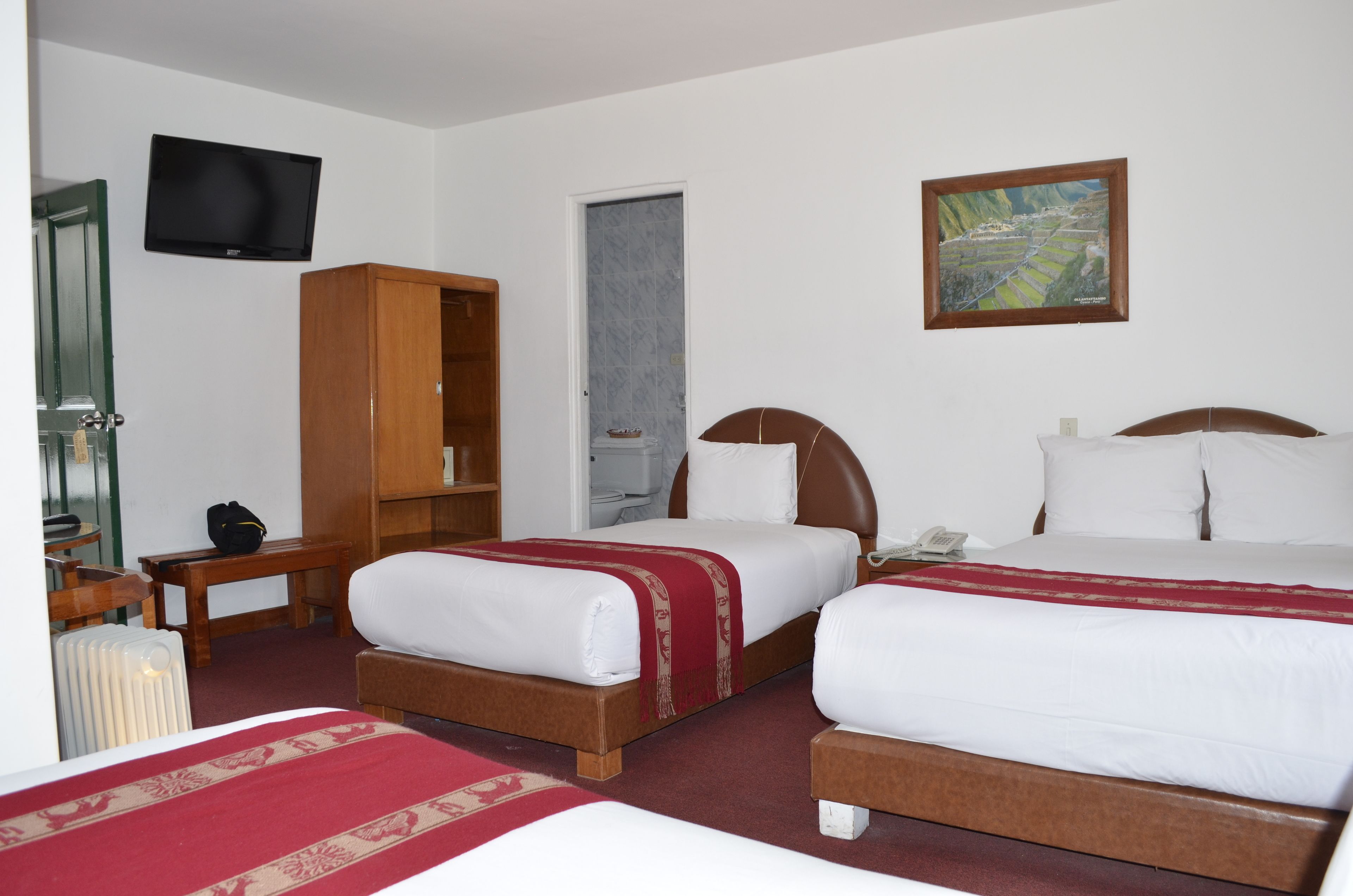 classic triple room, 1 bedroom | in-room safe, rollaway beds, free wifi