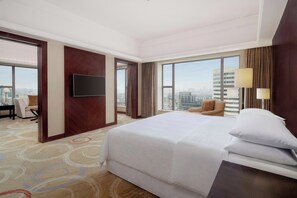 1 bedroom, minibar, in-room safe, desk