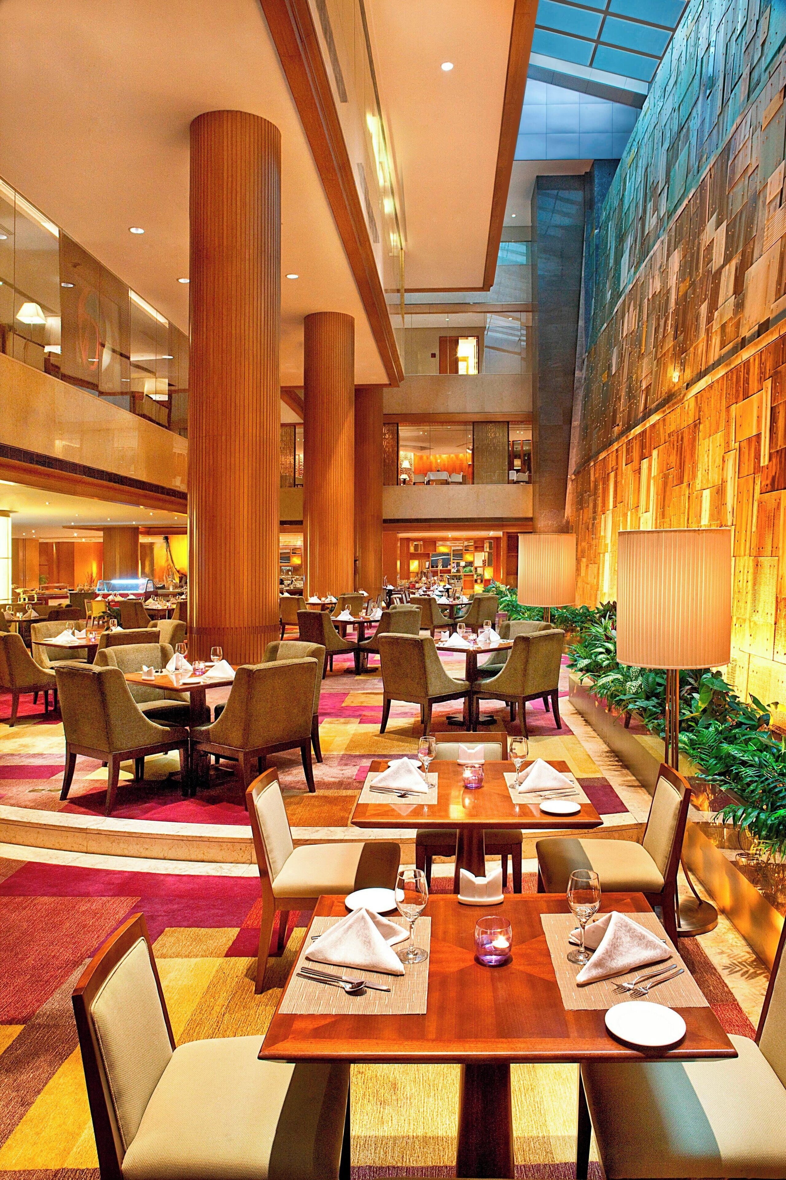 3 restaurants; breakfast, lunch, dinner and brunch served 