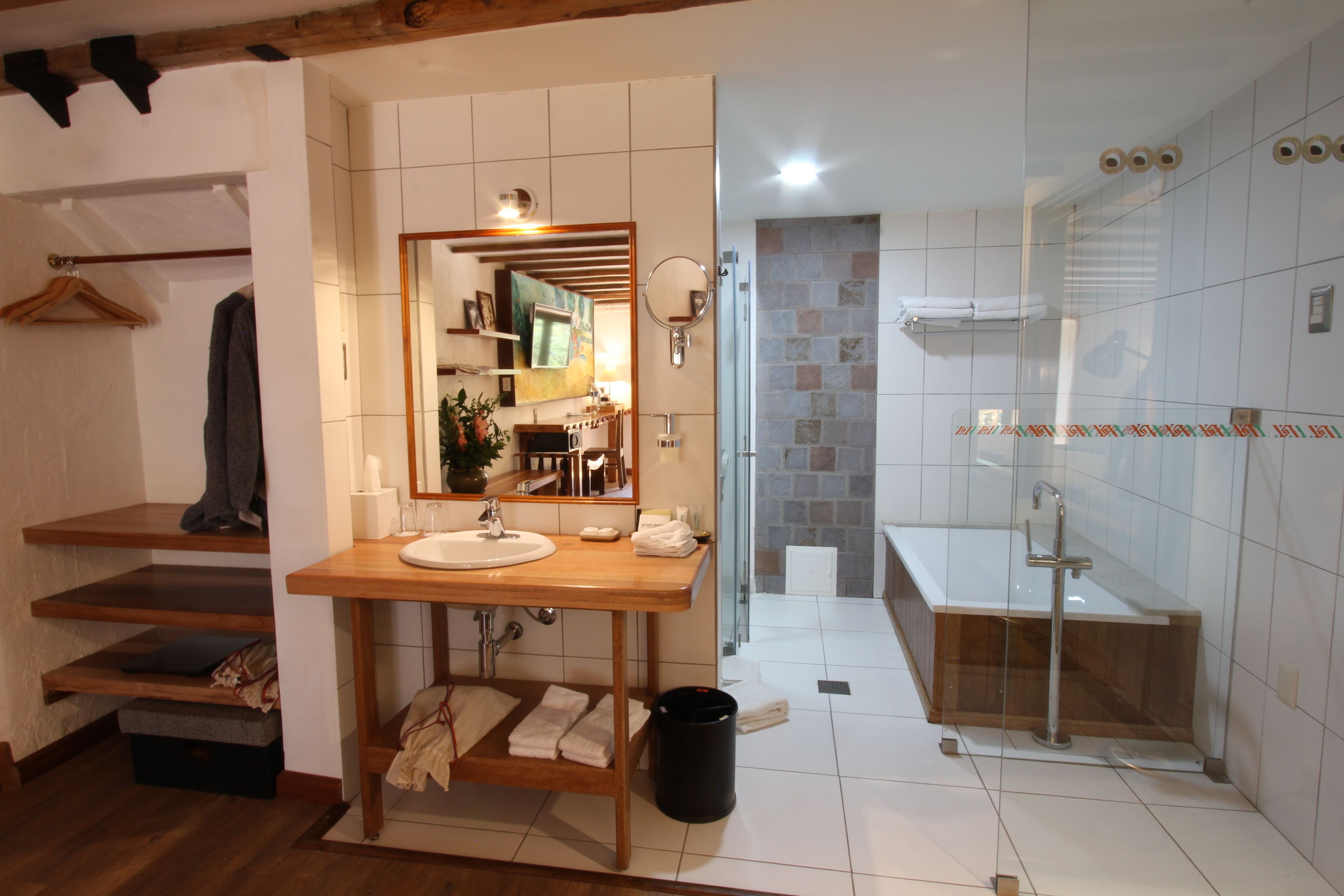 shower, rainfall showerhead, hair dryer, bidet