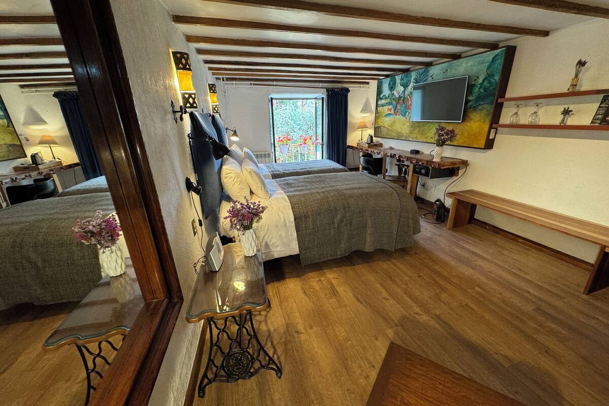 Deluxe Suite, 1 King Bed, Bathtub, Garden View | 1 bedroom, premium bedding, down duvets, pillow-top beds