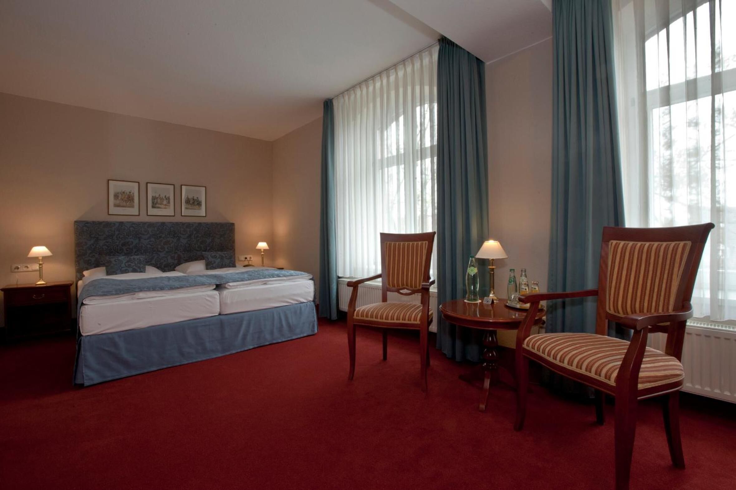 egyptian cotton sheets, premium bedding, pillow-top beds, in-room safe