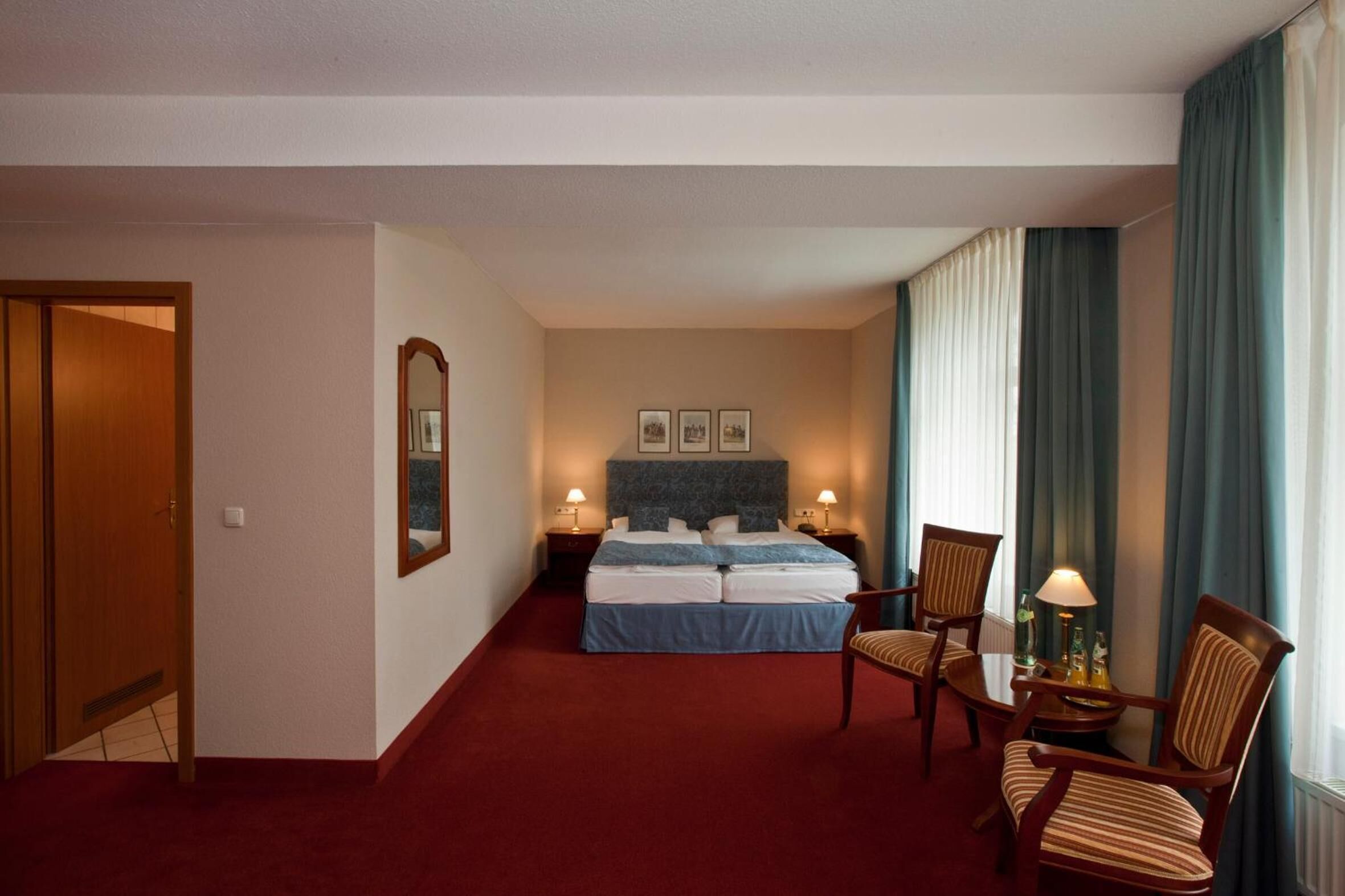 egyptian cotton sheets, premium bedding, pillow-top beds, in-room safe