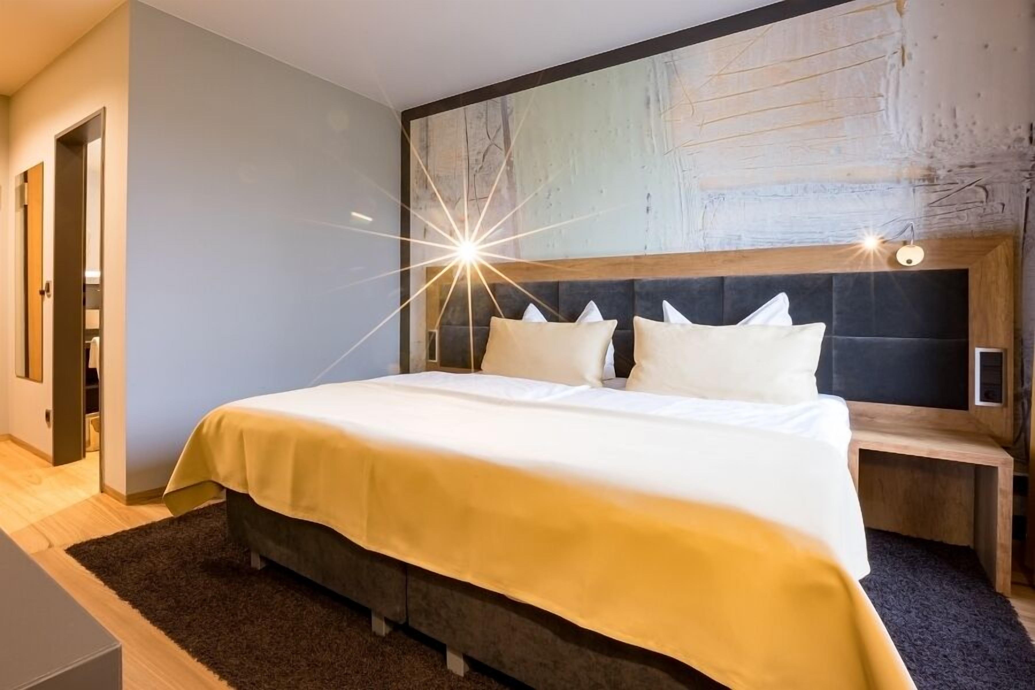 1 bedroom, hypo-allergenic bedding, minibar, in-room safe