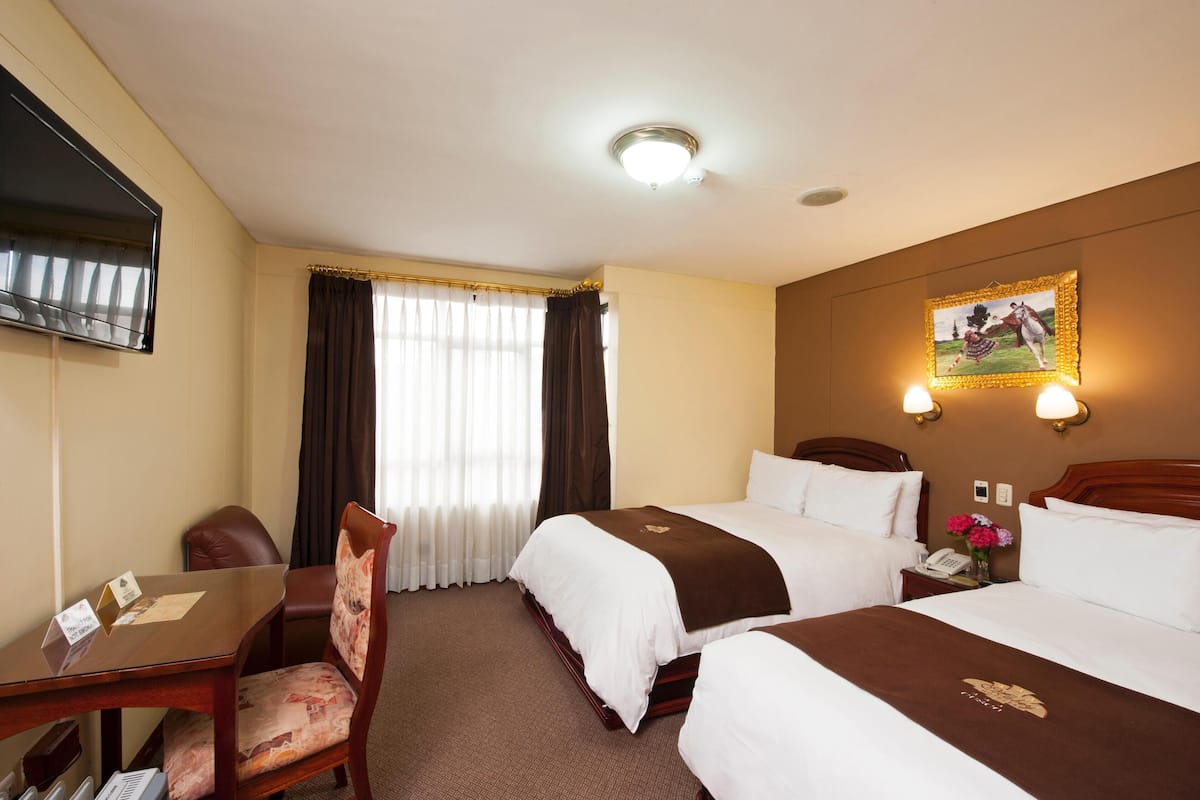 In-room safe, desk, bed sheets