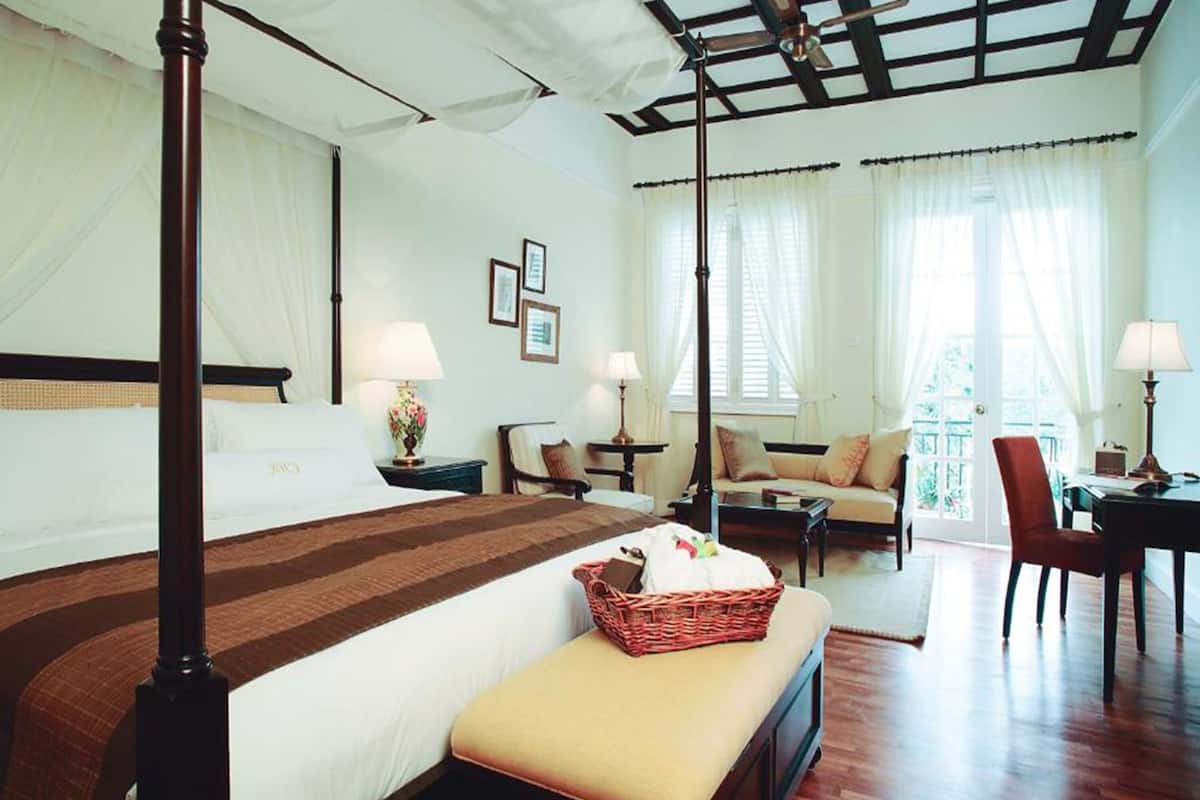 deluxe room, balcony | 1 bedroom, minibar, in-room safe, desk