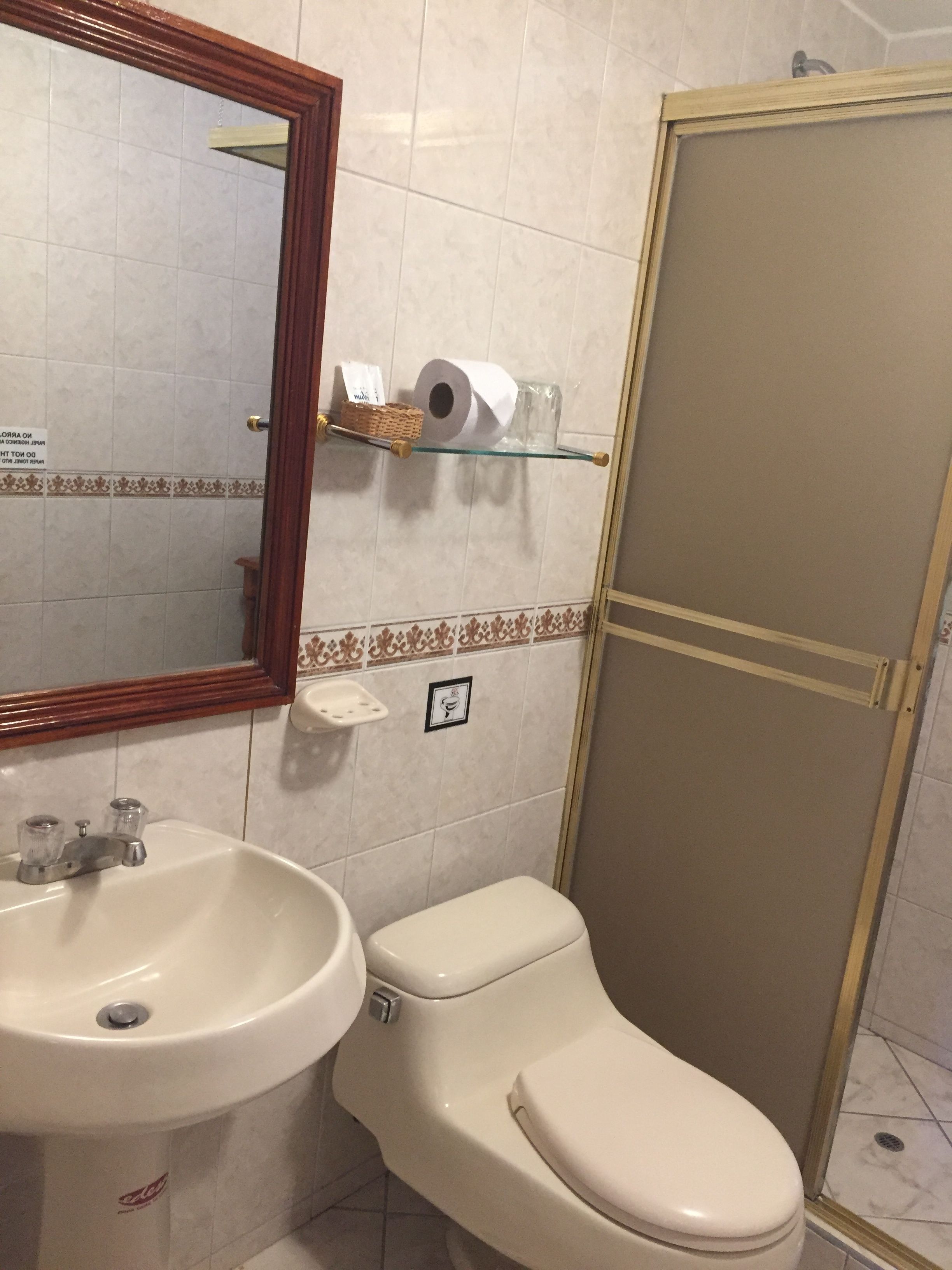 economy double room | bathroom | shower, free toiletries, towels