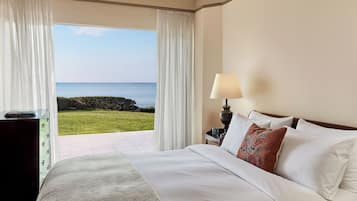 In-room safe, desk, soundproofing, free WiFi