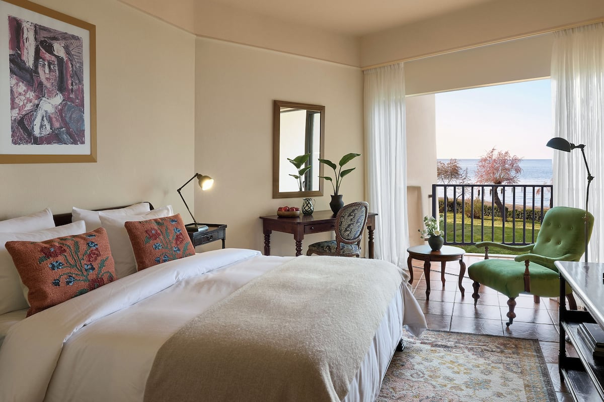 Egnatia Deluxe Guestroom Private Balcony | ตู้นิรภัยในห้องพัก, โต๊ะทำงาน, ห้องเก็บเสียง, Wi-Fi ฟรี