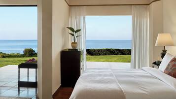 In-room safe, desk, soundproofing, free WiFi