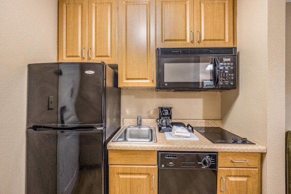 Bureau, fer et planche Ă repasser, Wi-Fi gratuit, draps fournis