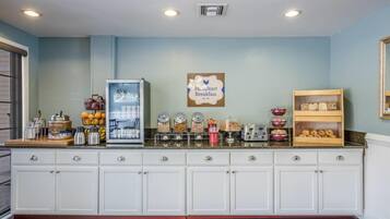 Free daily continental breakfast