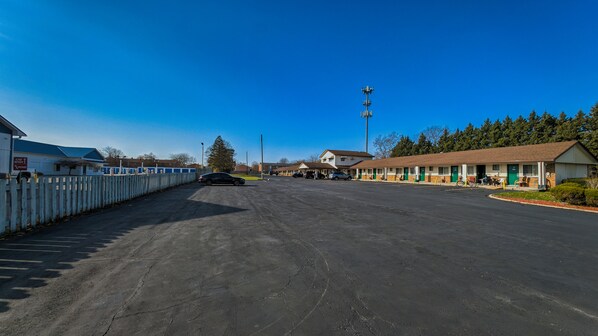 Exterior - Delta Motel (Bay City)