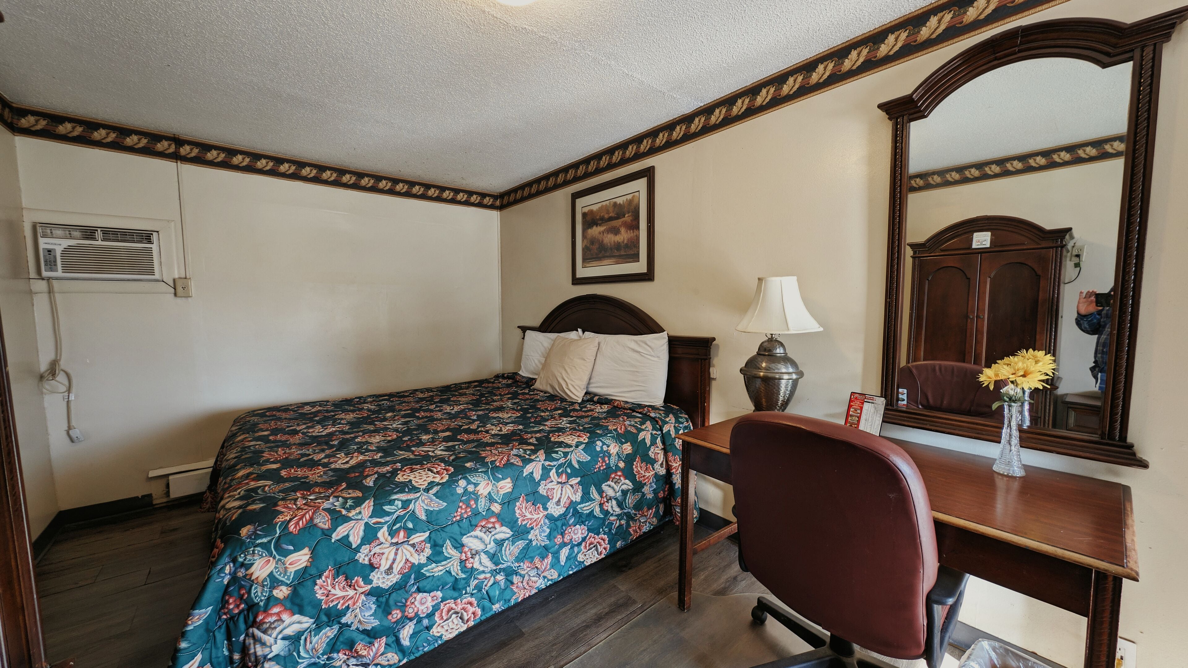 標準客房, 1 張特大雙人床 | 書桌、免費無線上網、床單