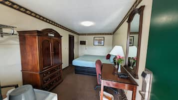 Standard Room, 1 King Bed | Desk, free WiFi, bed sheets