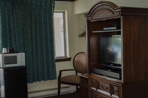 Escritorio, wifi gratis y ropa de cama 