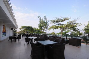 Breakfast, lunch, dinner served; local cuisine  - Melasti Beach Resort & Spa (Legian)