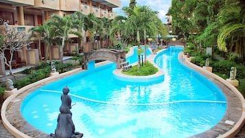 3 outdoor pools, pool umbrellas, sun loungers