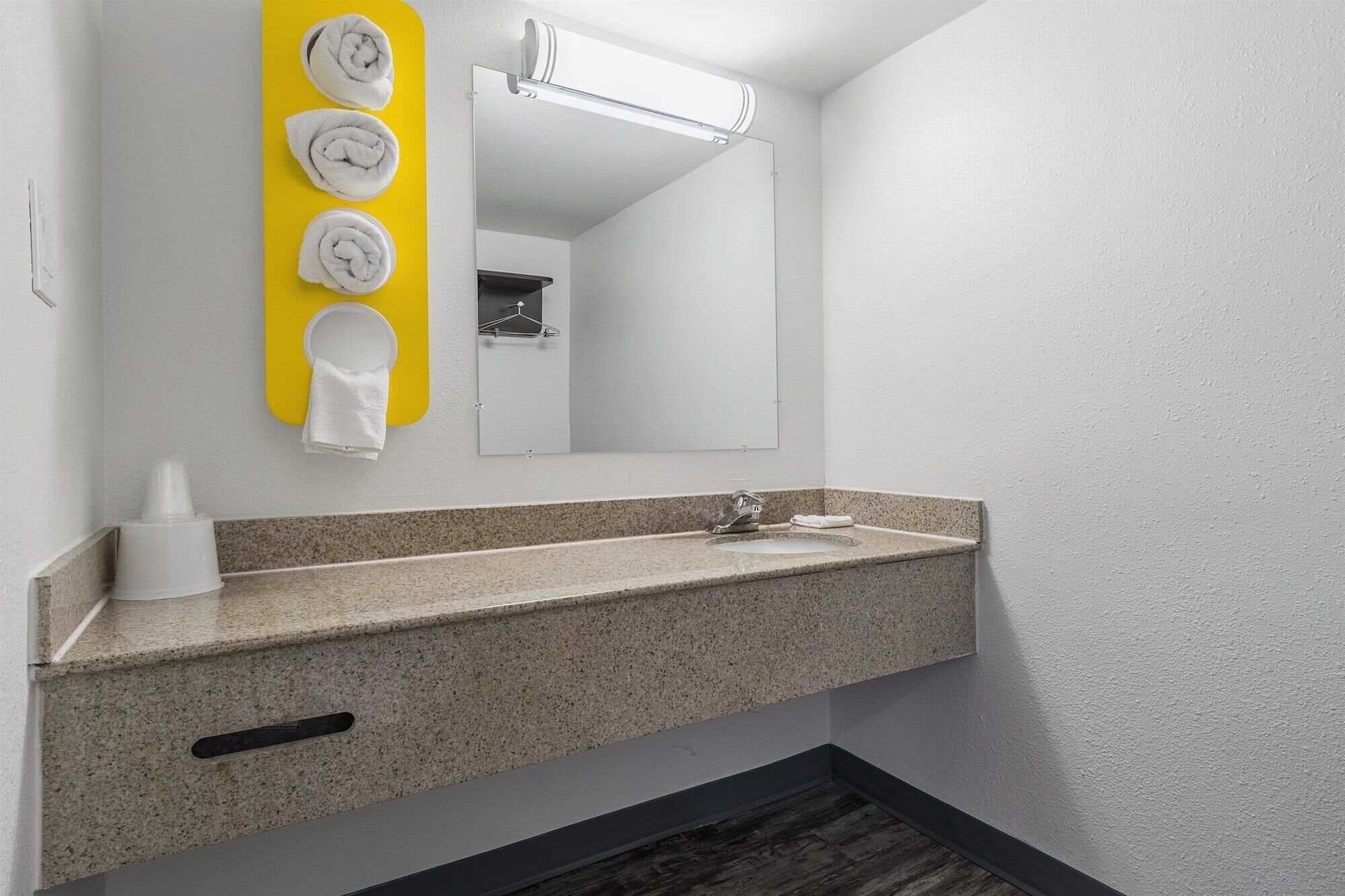 Bathroom sink