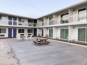 Hallway - Motel 6 Barstow, CA - Route 66 (Barstow)
