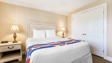 Studio Suite, 1 Bedroom, Non Smoking | Individually decorated, individually furnished, iron/ironing board