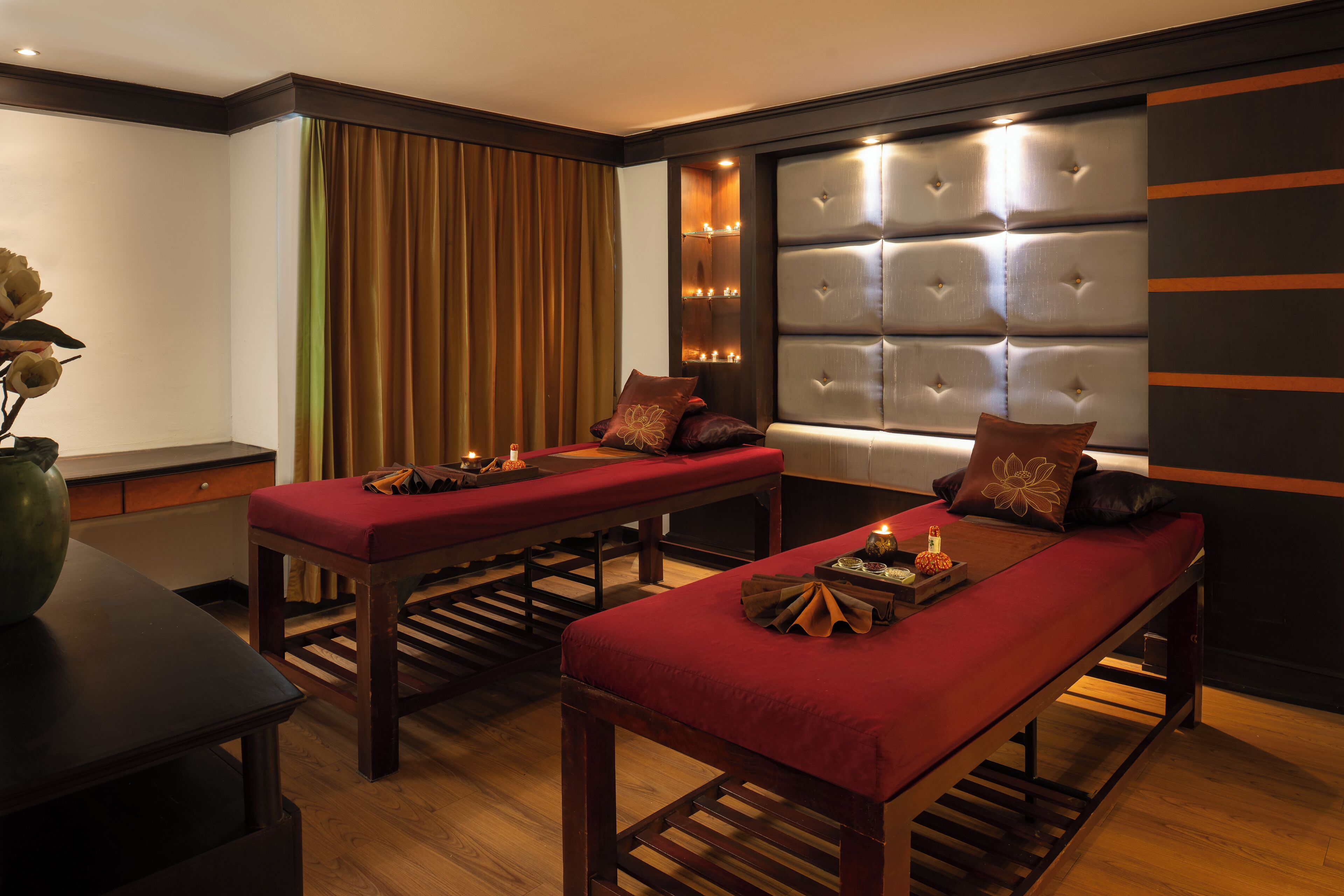 Masajes de tejido profundo, masajes tailandeses, 4 salas de tratamiento