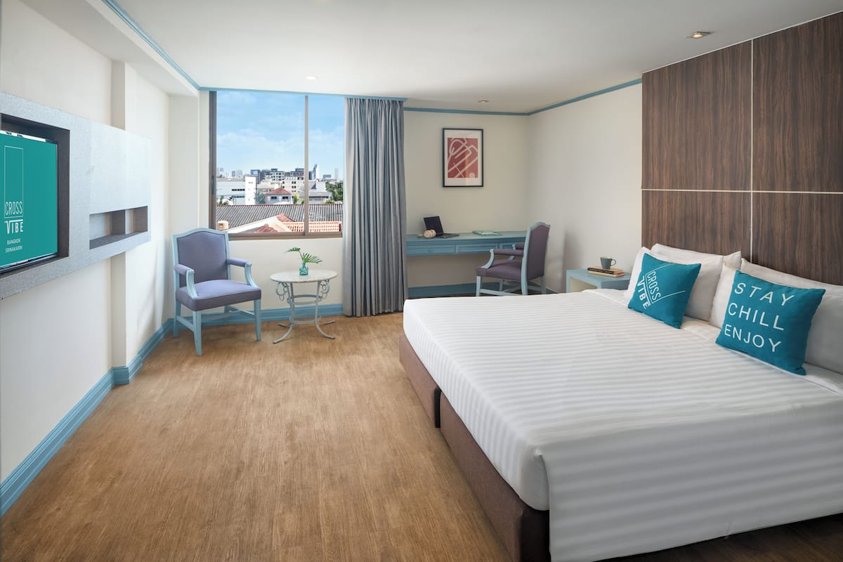 Deluxe Room | 1 bedroom, premium bedding, minibar, in-room safe