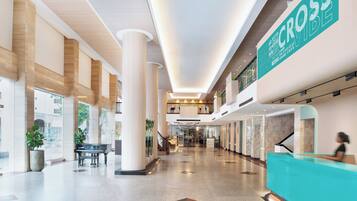 ฝ่ายต้อนรับ