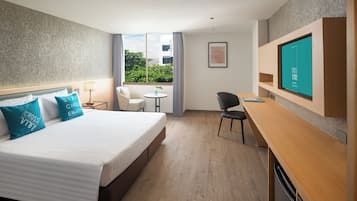 New Deluxe King | 1 ห้องนอน, เครื่องนอนระดับพรีเมียม, มินิบาร์, ตู้นิรภัยในห้องพัก