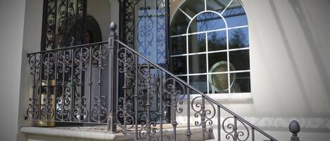 Télévision de 32 pouces avec chaßnes par satellite