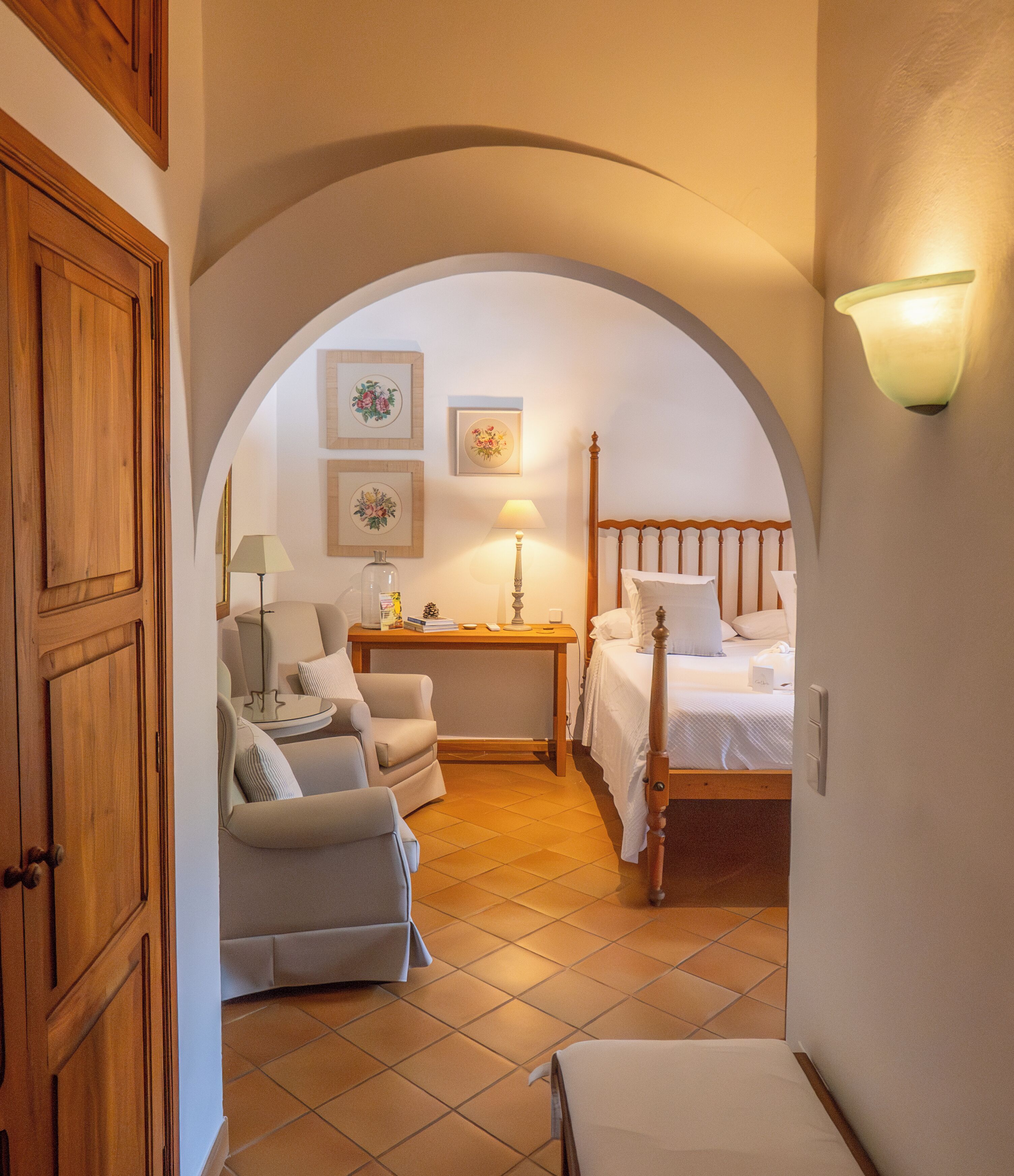 Double Room | Minibar, in-room safe, desk, soundproofing