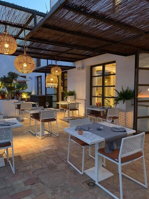 French cuisine, pool views 