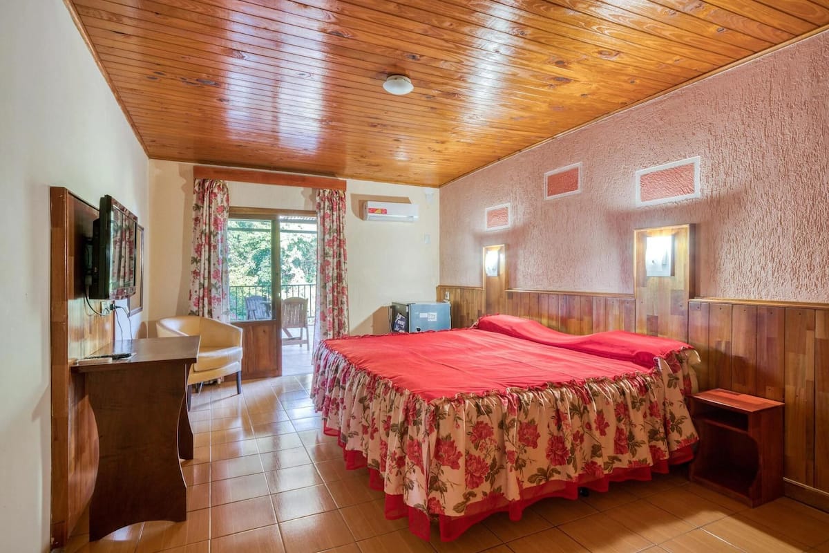 In-room safe, free cribs/infant beds, rollaway beds, free WiFi