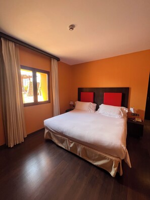 1 quarto, roupas de cama premium, frigobar, cofres nos quartos