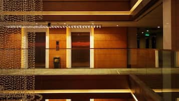 Separate tub and shower, free toiletries, hair dryer, bathrobes