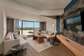 King Suite | Living area | 43-inch LCD TV with satellite channels, TV - Megasaray Resort Side (Manavgat)