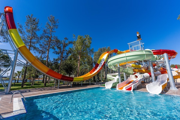Indoor pool, 3 outdoor pools, pool umbrellas, sun loungers